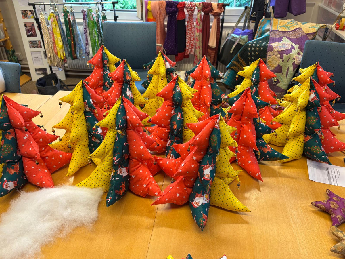 GESCHENKk-VORSCHLÄGE: Advent Dekoration Mini Weihnachtsbaum textil
